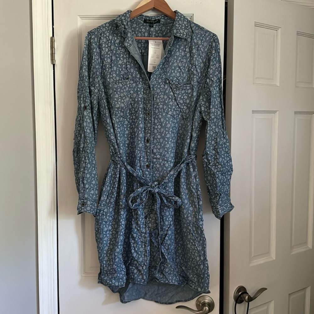 Velvet Heart dress, blue with white dainty flowers, large